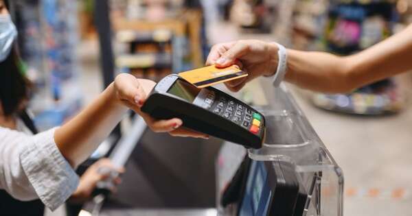 La Nación / Desde mañana se reduce tope de comisiones de intermediación de tarjetas