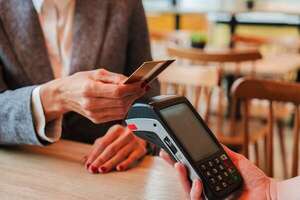 Desde mañana rige nuevo tope a comisiones de intermediación en tarjetas - Negocios - ABC Color