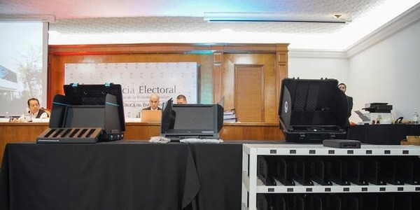 Licitación de máquinas de votación: Corte resolvería medida cautelar la próxima semana - ADN Digital