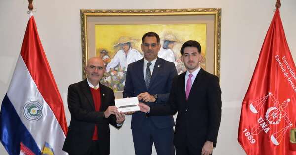La Nación / El Consejo Directivo de Derecho UNA recibió donación de equipos informáticos