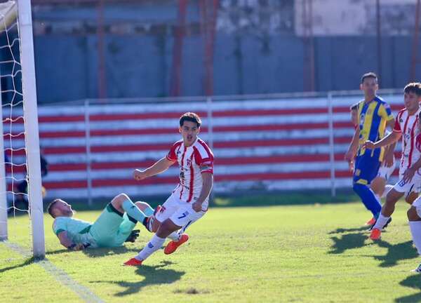 Carapeguá arruina los planes de Capiatá en la Intermedia - Fútbol de Intermedia - ABC Color