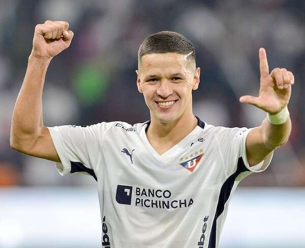Alex Arce retorna al Independiente Rivadavia del fútbol argentino - Fútbol Internacional - ABC Color