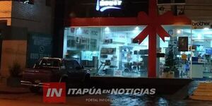  HURTARON VARIOS OBJETOS DE VALOR DE UNA TIENDA EN HOHENAU 