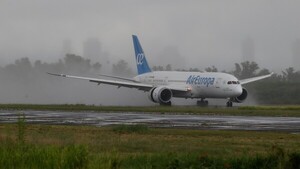 Tras aterrizar de emergencia, avión sale hoy al mediodía del Silvio Pettirossi