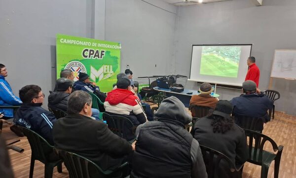 Capacitan a periodistas sobre reglas del fútbol