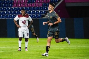 Versus / Gran presente de Brian Montenegro en el fútbol ecuatoriano