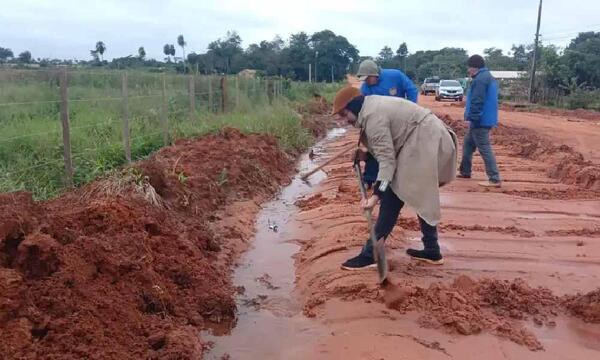 Vecinos se movilizan y arreglan caminos rurales ante abandono municipal y estatal en San Pedro – Prensa 5