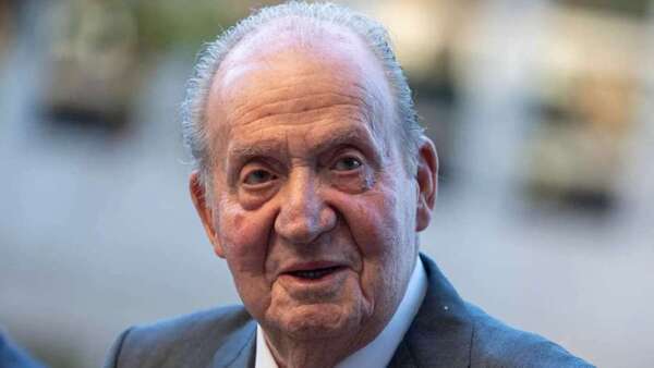 El rey emértio Juan Carlos de España publicará sus memorias a fin de año