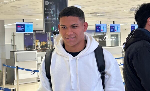 Versus / ¡A pura motivación! Diego León avisa que irá a pelear su lugar en Manchester United