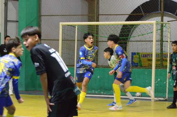 Federaciones de Encarnación y Cambyretá debutan en el Nacional C13 de Fútbol de Salón