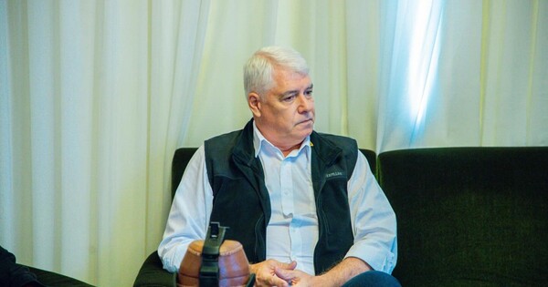 Añetete vendió un "gran encuentro republicano" con Wiens en Loma Pyta, pero solo fueron 30 personas por el frío