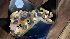 Si sos romántico sogue, ya hay ramo de monedas