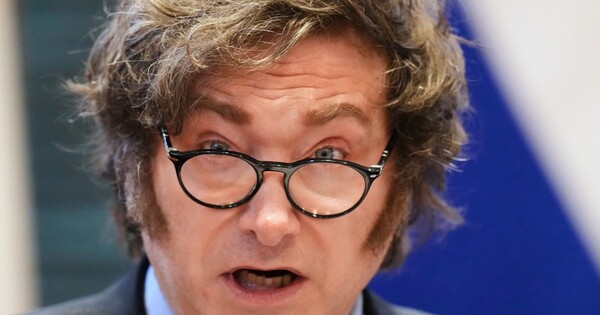 Peña quiere negociar con Milei un régimen especial para no paralizar el tránsito fronterizo