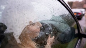 Trucos para desempañar los vidrios del auto en días de frío