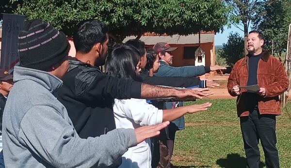 Nuevos facilitadores judiciales juraron en una comunidad indígena de Canindeyú