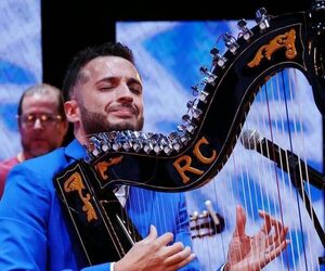 El arpista Rolando Cristaldo dijo que el músico paraguayo es víctima de xenofobia en su país