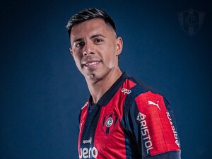 Cerro Porteño oficializa a Blas Riveros como su tercera incorporación