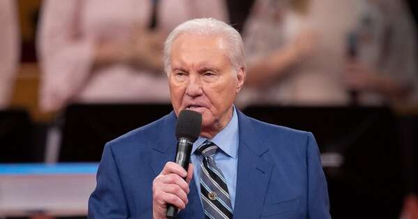 La Nación / El predicador estadounidense Jimmy Swaggart muere a los 90 años