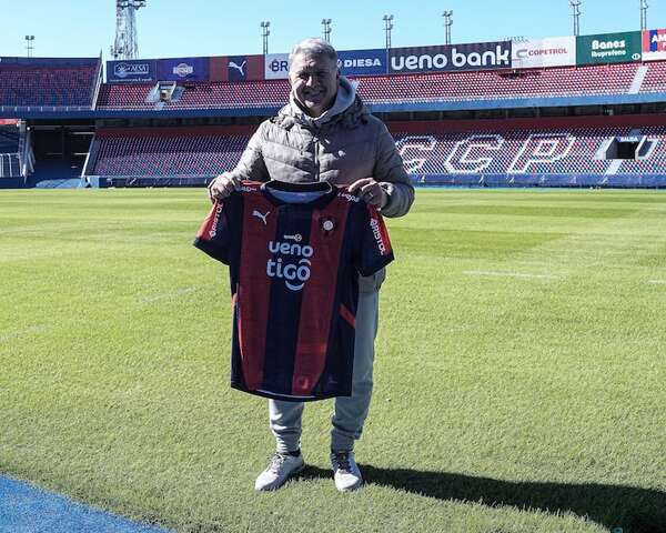 El “Tata” Martino de visita en La Nueva Olla - Cerro Porteño - ABC Color