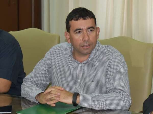 Postergan pedido de intervención de Lima para salvar al padre del senador cartista Hernán Rivas  - Política - ABC Color