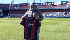 Versus / Gerardo "Tata" Martino, su visita a Cerro Porteño y el recuerdo del 2004 perfecto