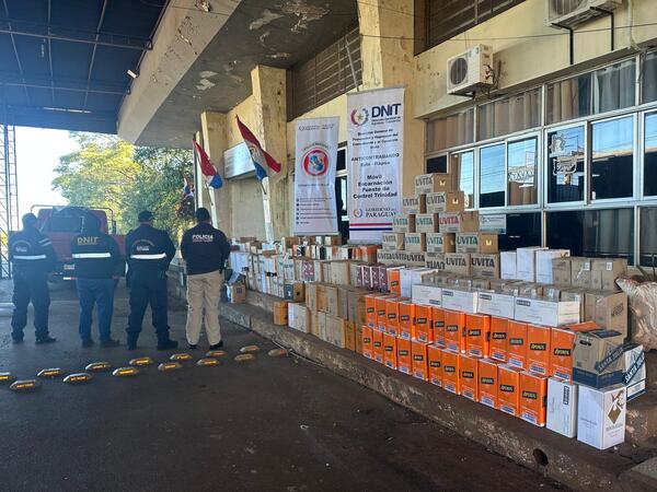 INCAUTAN CARGA DE BEBIDAS Y ALIMENTOS SIN DOCUMENTACIÓN 