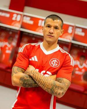 Inter de Porto Alegre presenta a Alan Benítez - Fútbol Internacional - ABC Color