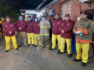 Bomberos de Lambaré realizaron “cena solidaria” para familiares de pacientes - Nacionales - ABC Color