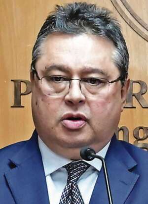 Senador aparece ligado a intermediaria de fabricantes del “fentanilo mortal” - Economía - ABC Color