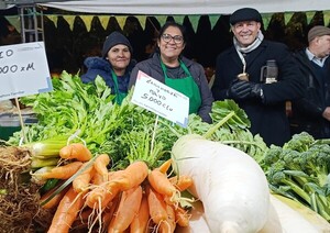 Ofertan productos del campo, sin intermediarios, en ferias simultáneas en la Costanera y Multiplaza - .::Agencia IP::.
