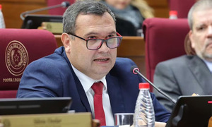 “El presidente es un Ferrari y algunos ministros se mueven como un Fiat”: Maidana exige cambios en el gabinete - OviedoPress
