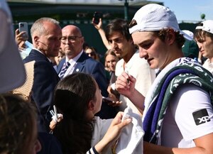 Versus / El joven brasileño Joao Fonseca sigue adelante en Wimbledon