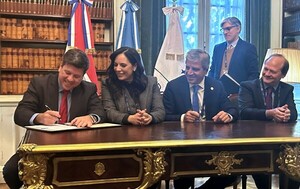 Ministerios de Paraguay y Argentina firman memorando de entendimiento para evaluar exportación de gas natural - .::Agencia IP::.