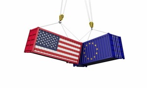 La UE estar铆a dispuesta a aceptar un arancel universal de EEUU del 10%, seg煤n Bloomberg