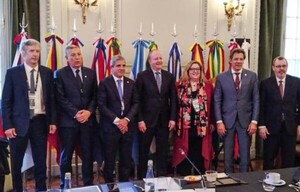 Titular del MEF lidera delegación paraguaya en reunión del Mercosur sobre estabilidad fiscal y crecimiento regional - .::Agencia IP::.