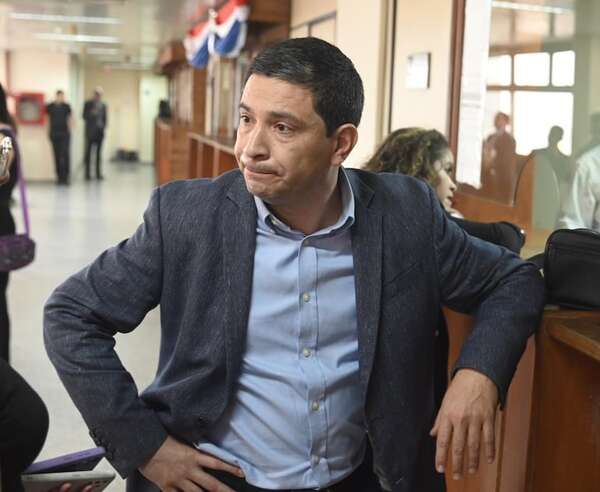 Confirman a tribunal que juzgará a Juan Villalba por supuesta violencia familiar - Nacionales - ABC Color