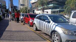AUDIO: Conductores de Bolt marcharon para exigir tarifa justa y mayor seguridad - Periodísticamente - ABC Color