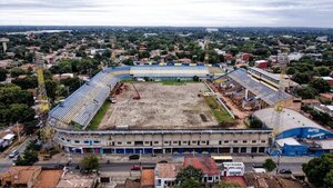 Versus / Luqueño muestra los avances de las obras en el Feliciano Cáceres