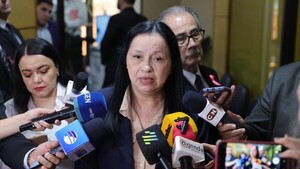 Yolanda Paredes: “En 46 viajes, Peña no pudo traer siquiera una fábrica que produzca mbeju en el país”