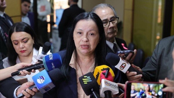 Yolanda Paredes: “En 46 viajes, Peña no pudo traer siquiera una fábrica que produzca mbeju en el país”