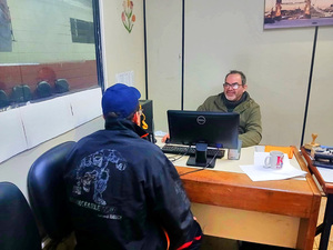 Policías de la subcomisaría 13ª de Remansito son denunciados por secuestro y extorsión - La Clave