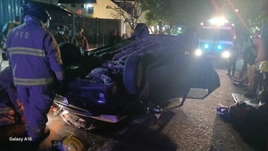 Una pasajera de plataforma resultó herida tras vuelco de vehículo | Unicanal