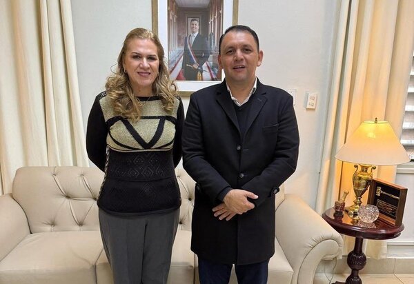 GOBERNADOR RICHARD RAMIREZ MANTUVO REUNIÓN CON MINISTRA DE SALUD