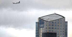 La Nación / Argentina pide a jueza suspender fallo sobre YPF