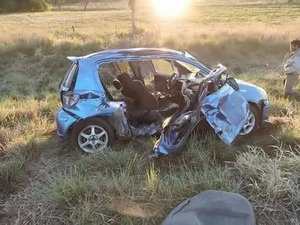 Choque entre automóvil y motocicleta deja dos fallecidos