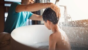 ¿Todos los días? Con 3 baños por semana alcanza, dice médico