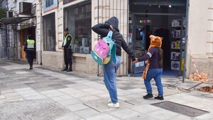 Escuela atrasa hora de entrada para alumnos a las 8:00 ante frío extremo