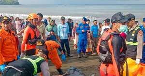 La Nación / Cuatro muertos y 30 desaparecidos dejó un naufragio en Bali