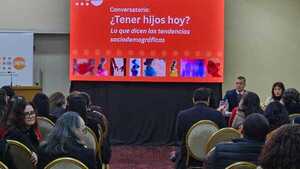 ¿Tener hijos hoy? Por qué están disminuyendo las tasas de natalidad