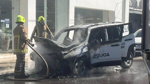 Patrullera ardió en llamas en Pedro Juan Caballero: sospechan cortocircuito